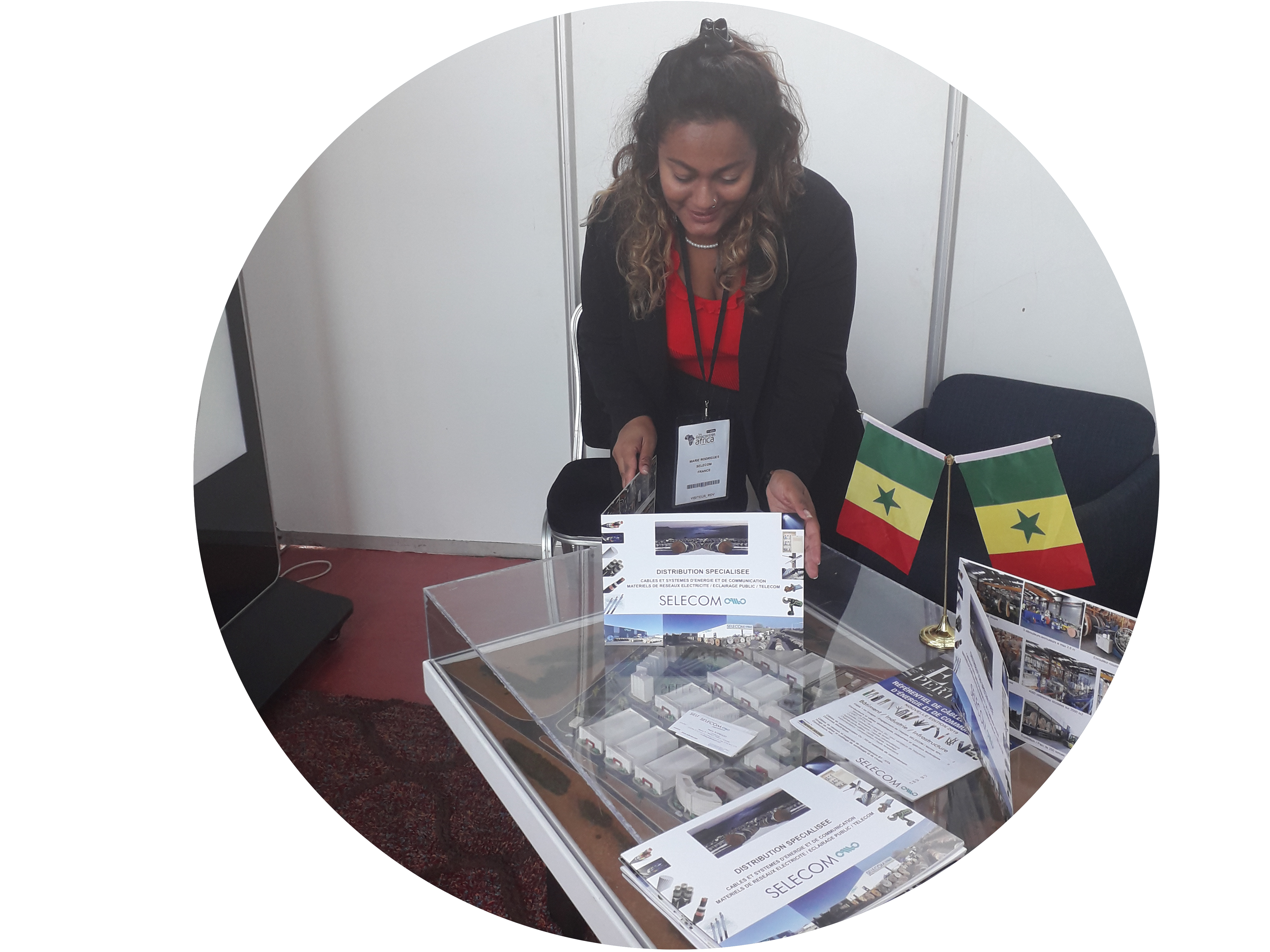 INTERLOCUTEUR DEDIE AU CLIENT - Câbles & systèmes d’énergie BT-HT et de communication Matériels de réseaux électriques aériens et souterrains Matériels d’éclairage public et d’éco-mobilité